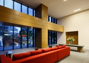 Brillia Tower 神戸元町のフォトギャラリー：エントランスホール夕景