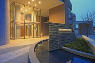 Brillia レジデンス六甲アイランドのフォトギャラリー：エントランス廻り（夕景）