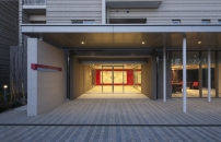 ミリカヒルズのフォトギャラリー：Ａ・Ｂ棟 アプロ－チ 夕景