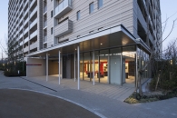 ミリカヒルズのフォトギャラリー：Ａ・Ｂ棟 アプロ－チ 夕景