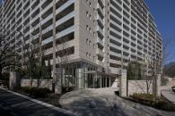 ミリカヒルズのフォトギャラリー：Ｃ・Ｄ棟 アプロ－チ