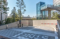 スカイズ タワー＆ガーデンのフォトギャラリー：地下駐車場入口