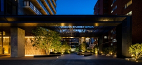 Brillia Tower 上野池之端のフォトギャラリー：ガーデンスクエア 夜景