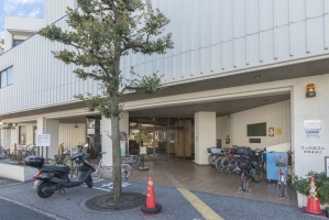 ロワ・ヴェール学芸大学の周辺施設：目黒区立目黒本町図書館