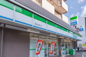 東建砧マンションの周辺施設：ファミリーマート砧城山通り店