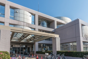 アールヴェール桜新町の周辺施設：世田谷区立中央図書館