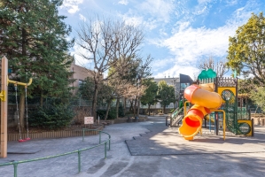 アールヴェール新宿河田町の周辺施設：近隣の公園