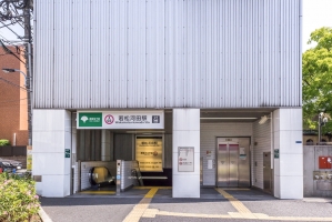 Brillia 新宿余丁町 の周辺施設：都営地下鉄若松河田駅
