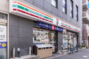 Brillia 文京動坂上 の周辺施設：セブンイレブン駒込4丁目店