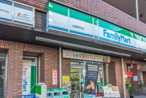 東建ニューハイツ小石川の周辺施設：ファミリーマート伝通院前店