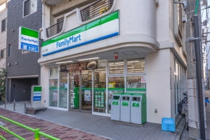 シティハイツ湊の周辺施設：ファミリーマート湊2丁目店