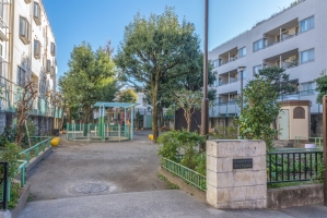 東建ニューハイツ市ヶ谷の周辺施設：納戸児童公園