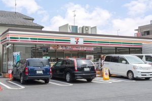ラトリエ吉祥寺の周辺施設：セブンイレブン三鷹新川6丁目店