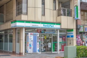 プランヴェール南浦和の周辺施設：ファミリーマート南浦和駅東口店