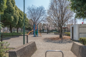 グローヴテラス国立の周辺施設：見返り坂公園