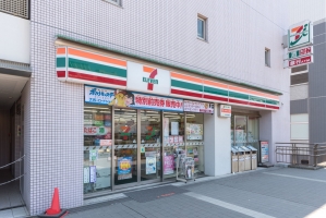 Brillia 三鷹の周辺施設：セブンイレブン三鷹駅前店