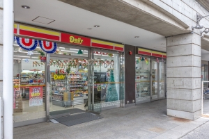 パティオス４番街 の周辺施設：デイリーヤマザキ幕張６番街店
