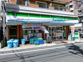 Brillia 巣鴨の周辺施設：ファミリーマート巣鴨三丁目店