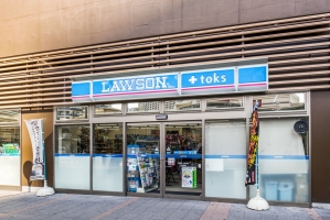 Brillia 武蔵小杉 の周辺施設：ローソンＬＡＷＳＯＮ＋ｔｏｋｓ武蔵小杉駅店