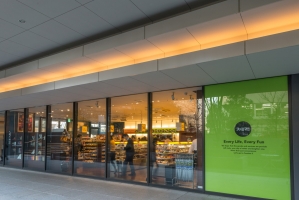 ワテラスタワーレジデンスの周辺施設：ファミマ御茶ノ水ソラシティ店