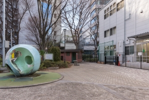 ニューハイツ青山の周辺施設：美竹公園