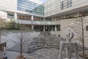東建参宮橋マンションの周辺施設：東京オペラシティ