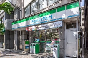 Brillia 目白台の周辺施設：ファミリーマートシンヤ雑司が谷店