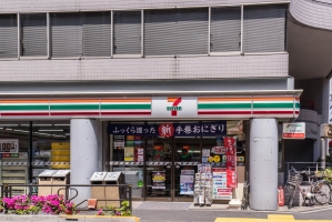 Brillia 本郷三丁目の周辺施設：セブンイレブン本郷店