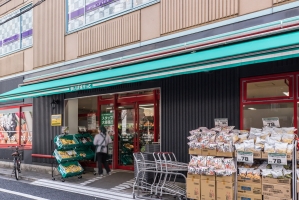 Brillia 本郷三丁目の周辺施設：まいばすけっと本郷2丁目店