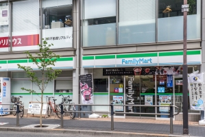 Brillia 仙川の周辺施設：ファミリーマート仙川駅前店