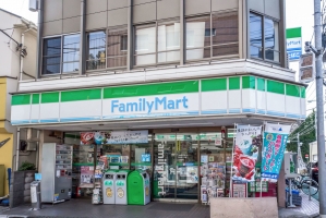 Brillia 久我山の周辺施設：ファミリーマート富士見ケ丘店