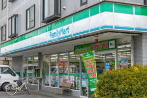 Brillia 小金井桜町の周辺施設：ファミリーマート小金井桜町店