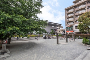 Brillia 仙川の周辺施設:仙川駅前公園